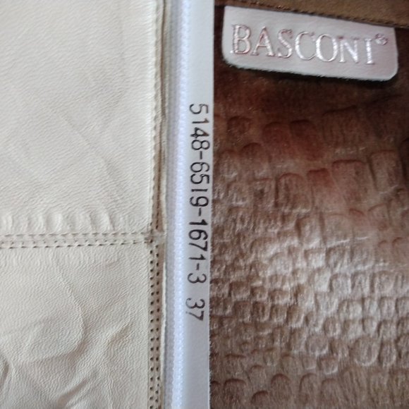 Basconi Cream Leather Stiletto Boots, SZ. 37 (6.5) - Picture 7 of 13